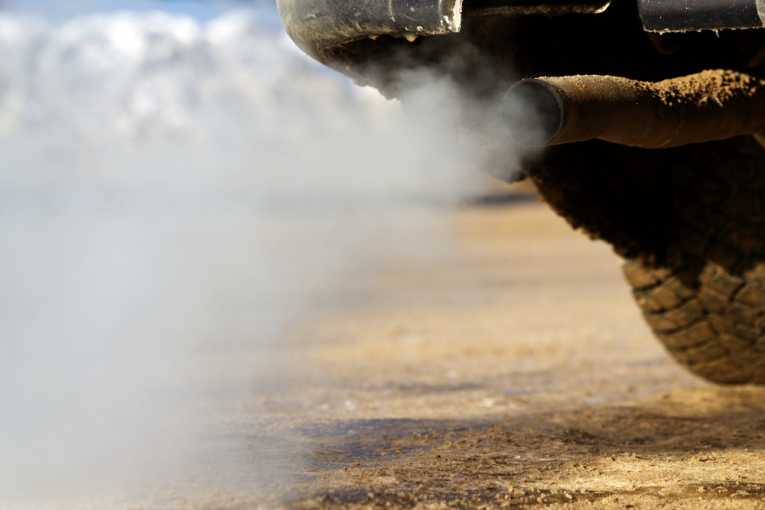 Government must cut air pollution, not safety standards, say MPs