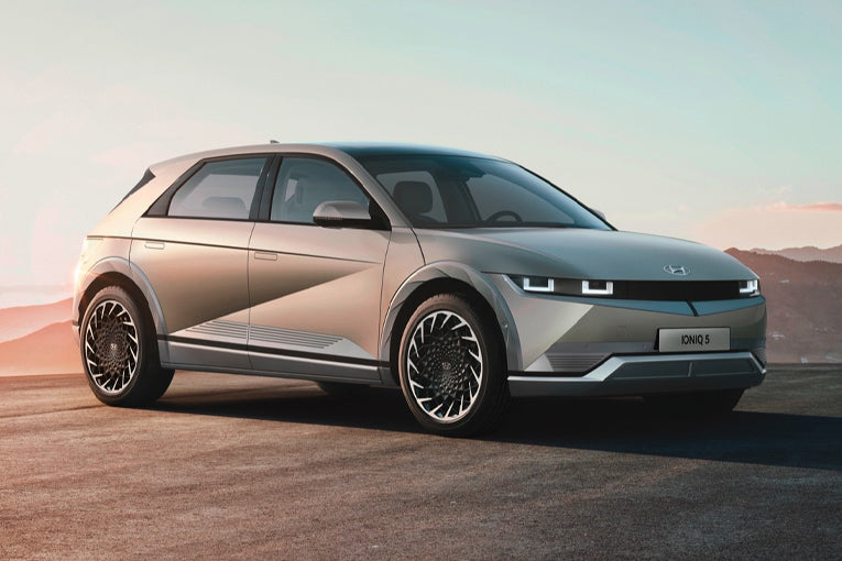 Going Electric in 2022? The top 5 best electric vehicles.