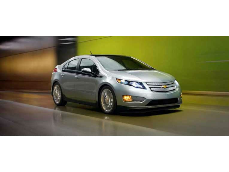 Vauxhall Opel Ampera and Chevrolet Volt win Car of the Year