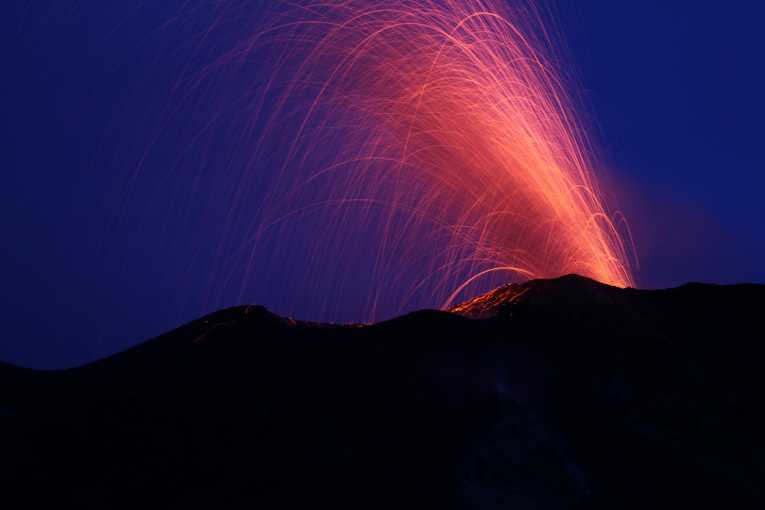 Iceland's volcanoes in from the cold to geothermal power Europe